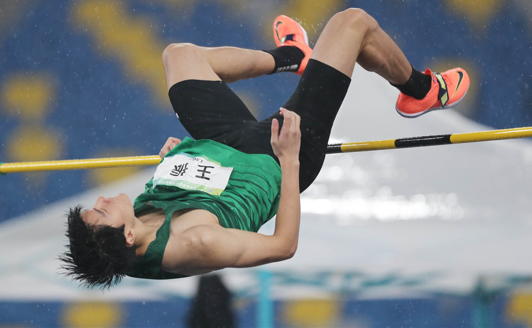 关于田径选手突破个人极限,斩获金牌,士气大振的信息 关于田径选手突破个人极限,斩获金牌,士气大振的信息