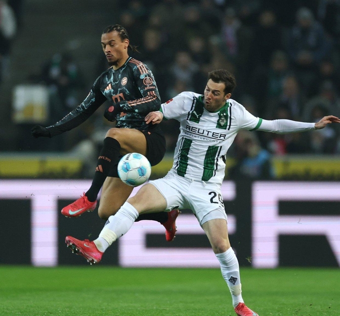 包含拜仁强势表现，压制对手完成胜利，表现亮眼的词条