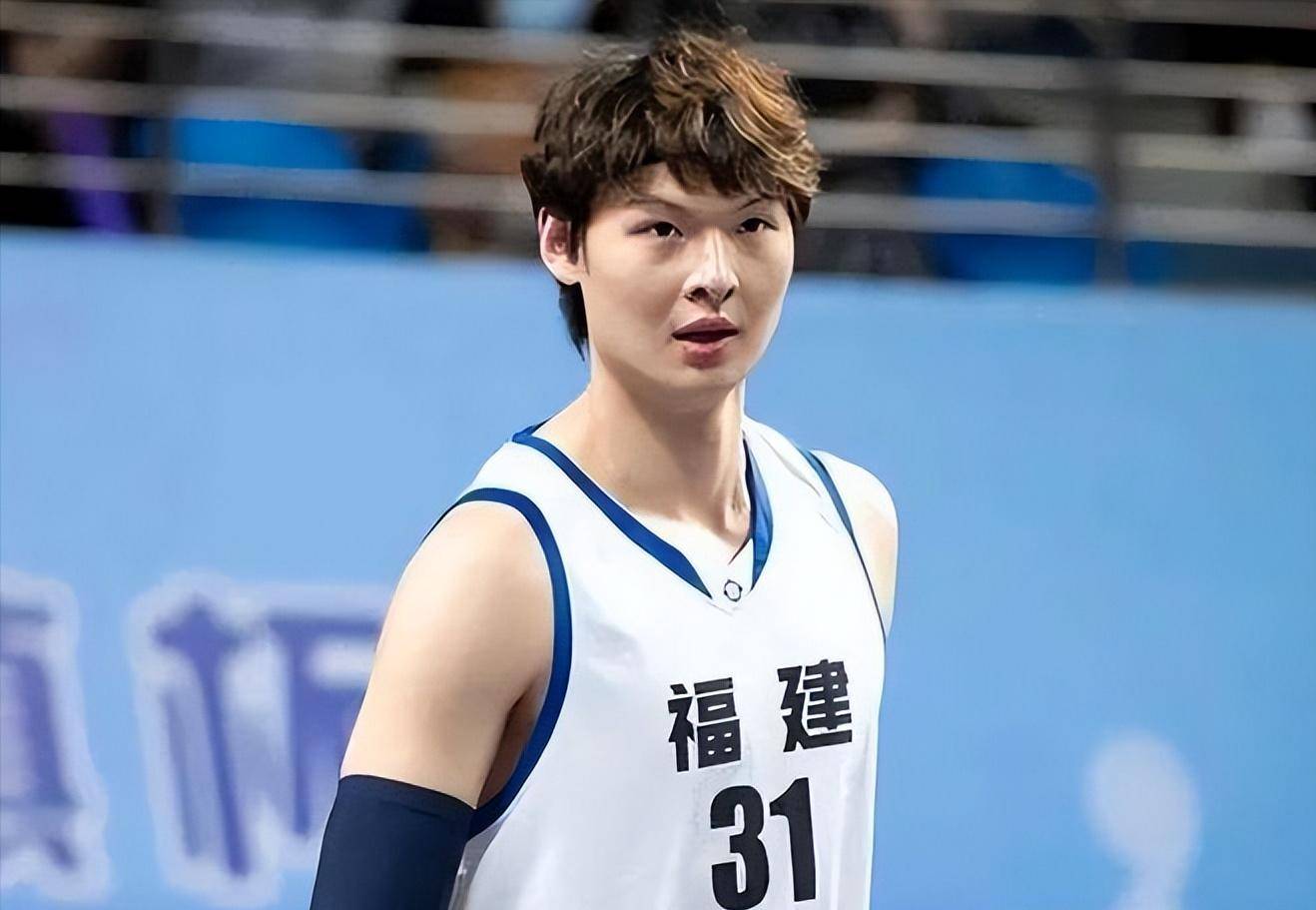 76人翻盘福建队，王哲林刷新纪录