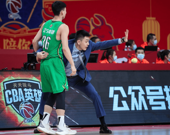 深圳队碾压辽宁队，塔图姆高光表现