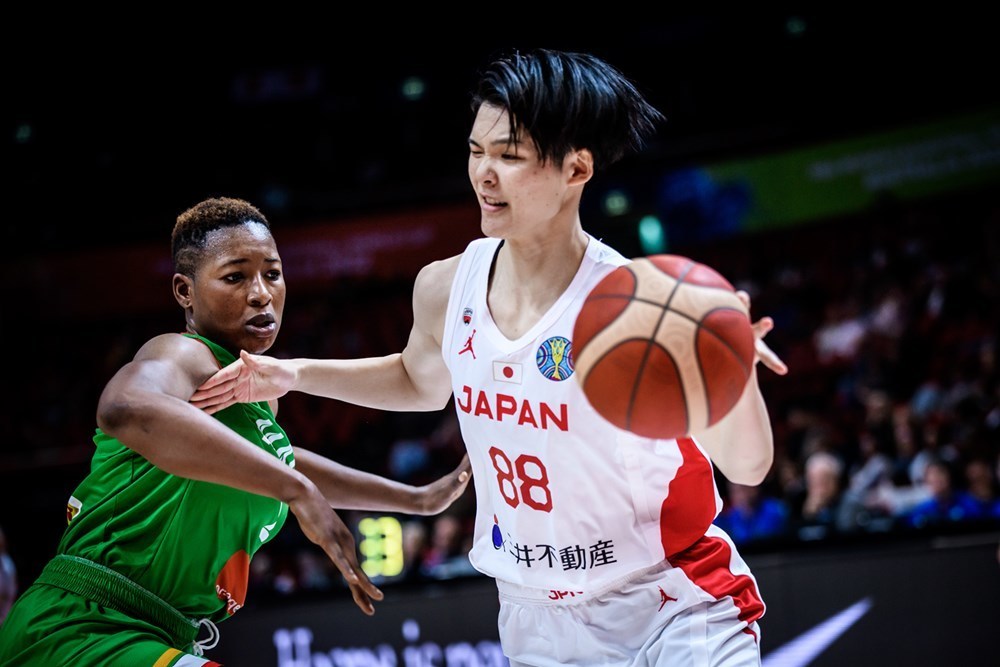 日本队碾压泰国队，郑思维惊艳四座