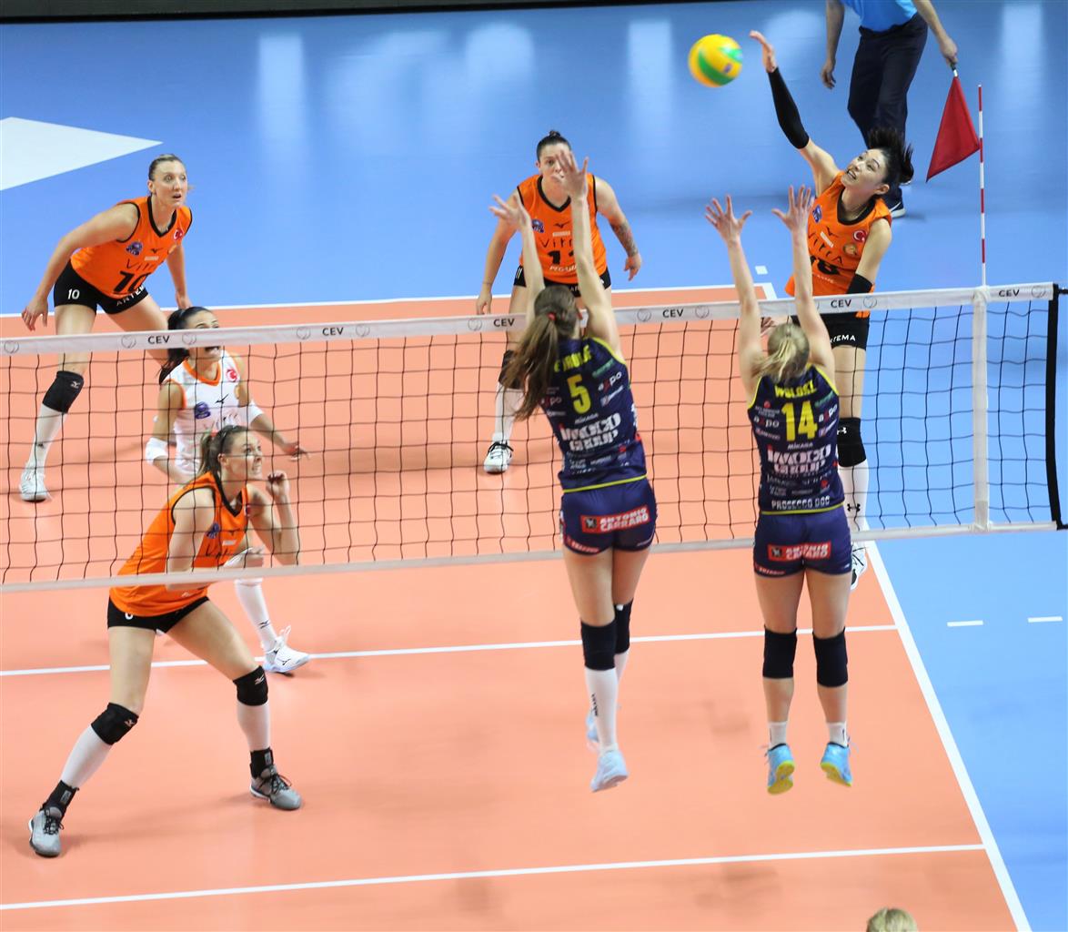 荷兰鏖战土耳其，福登惊艳四座